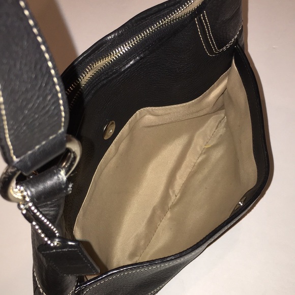 COACH black pebbled shoulder bag silver accents - Picture 4 of 8